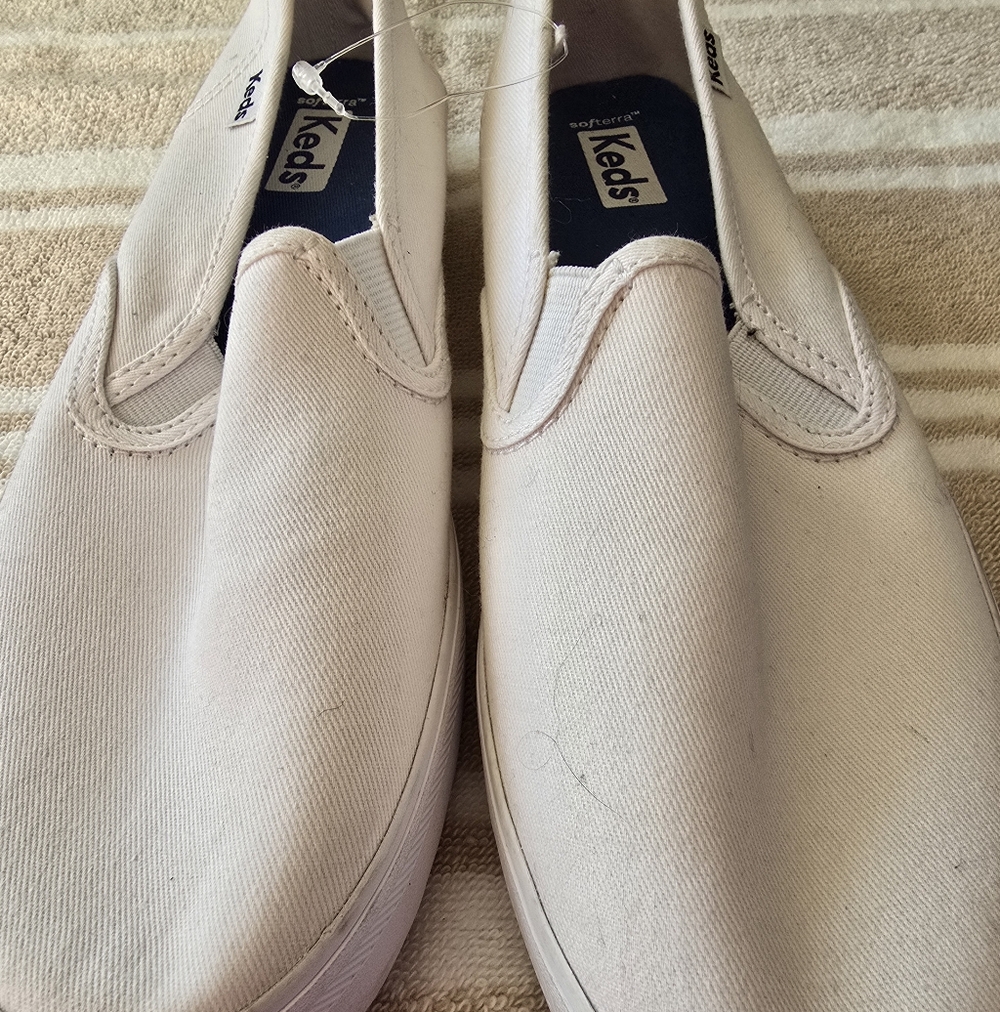 Keds Slip On Shoe - Picture 2 of 4